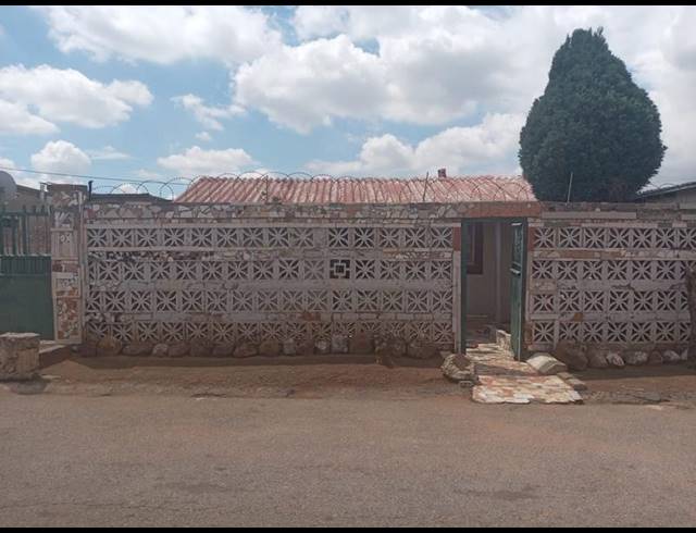2 BEDROOM HOUSE FOR SALE IN DHLAMINI